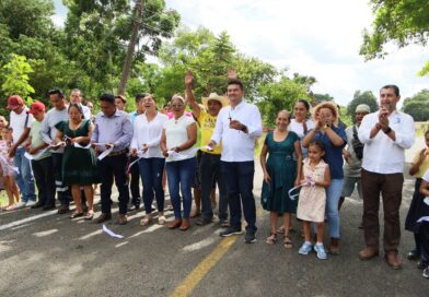 Cumple Ovidio Peralta otro de sus compromisos de campaña; colonia El Limón estrena carretera