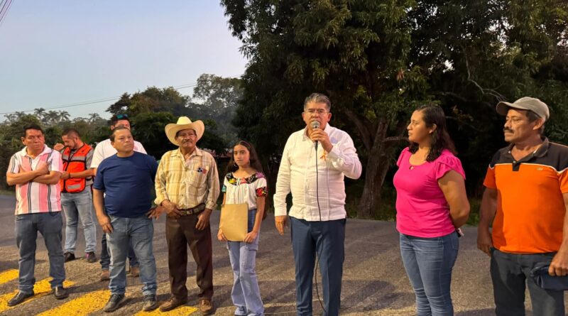 Entrega alcalde obras que transforman vida en Paraíso