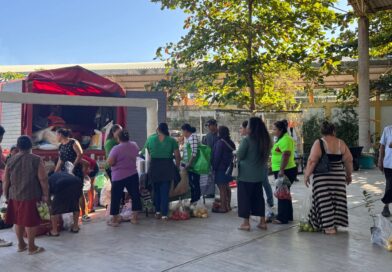 Llega a familias del Escribano de Paraíso la Tienda en Movimiento