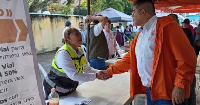 Atestigua alcalde Alfonso Baca beneficios de la tienda en Movimiento