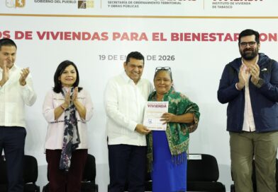 Cumplen sueño de tener su casa en Centro